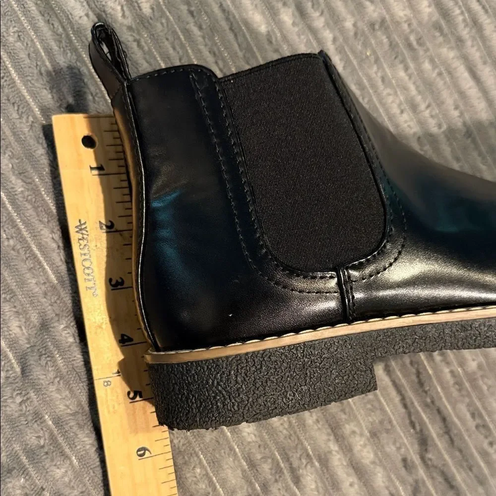 Rockland Deer Stags Black and Tan Chukka Boots NWOB